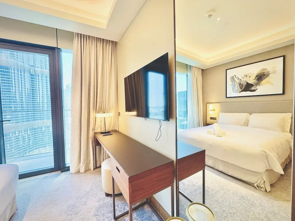 Venduras Skyline 3BR at Address Opera