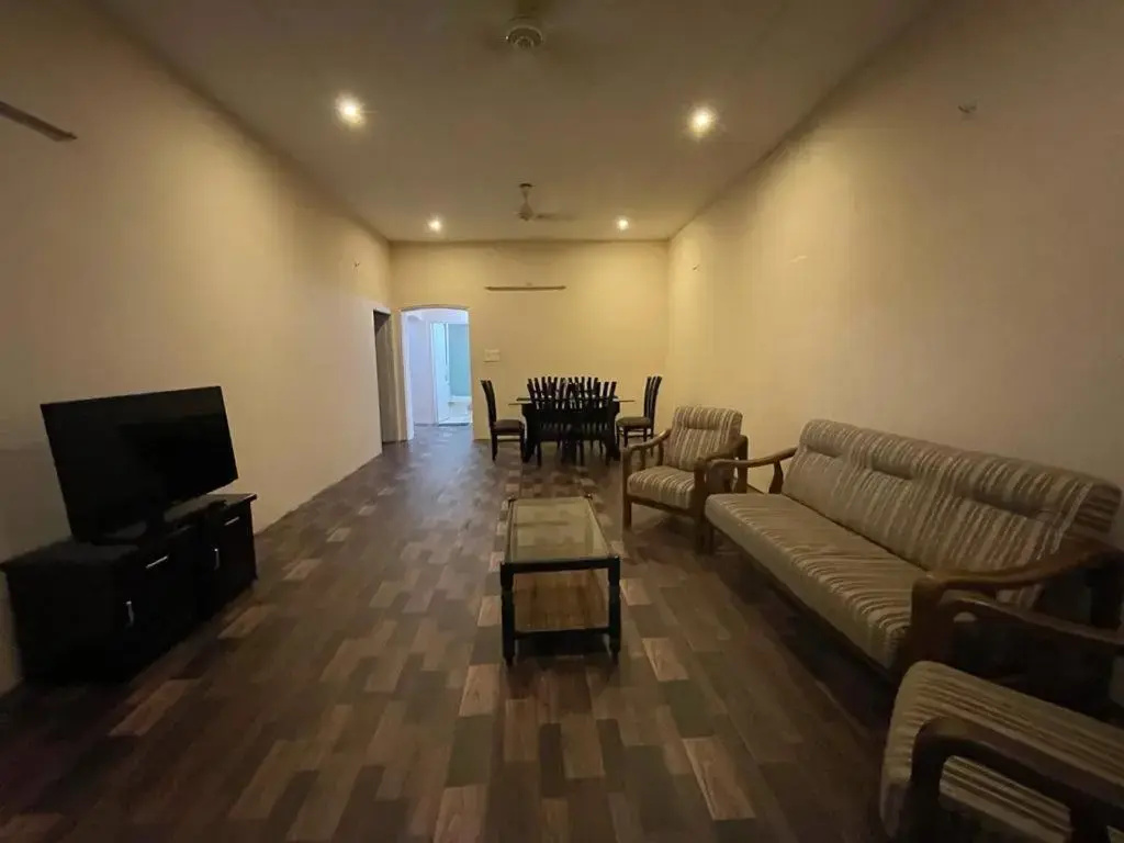 Visitors Lounge by MMG - 2&3BHK Furnished - Rd 12 Banjara Hills
