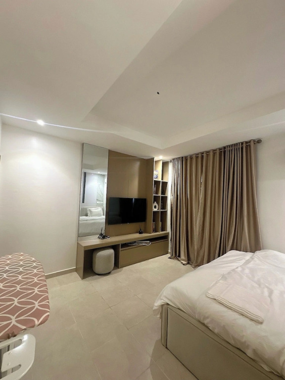 Lia's Court Apartment