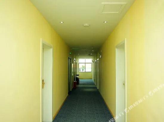 J. Hong Aier Hotel