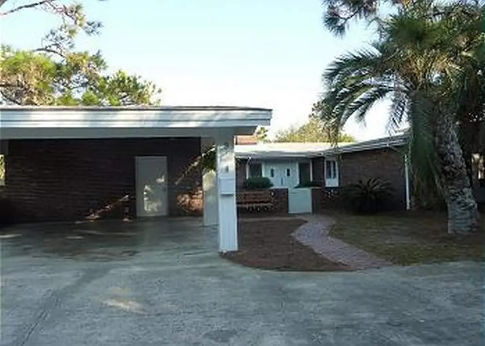 A Beachfront Palm House by Jekyll Realty