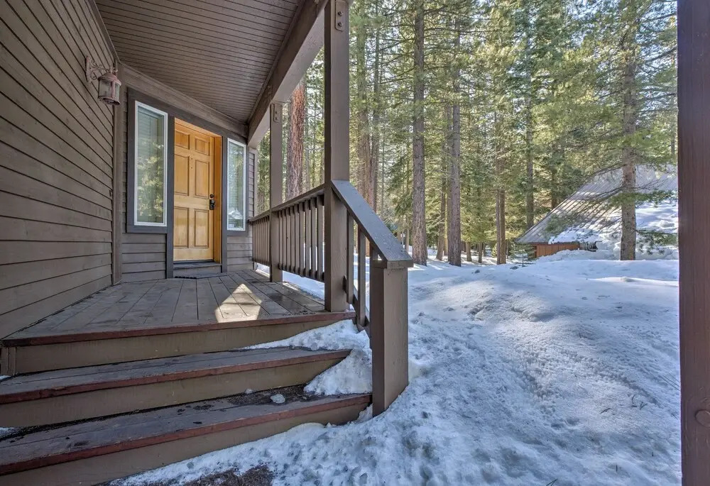 Cabin u003c 2 Mi to Tahoe Donner Downhill Ski Resort