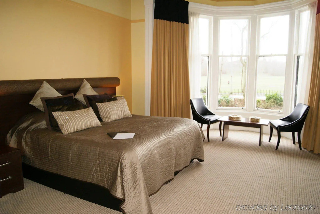Number 10 Hotel