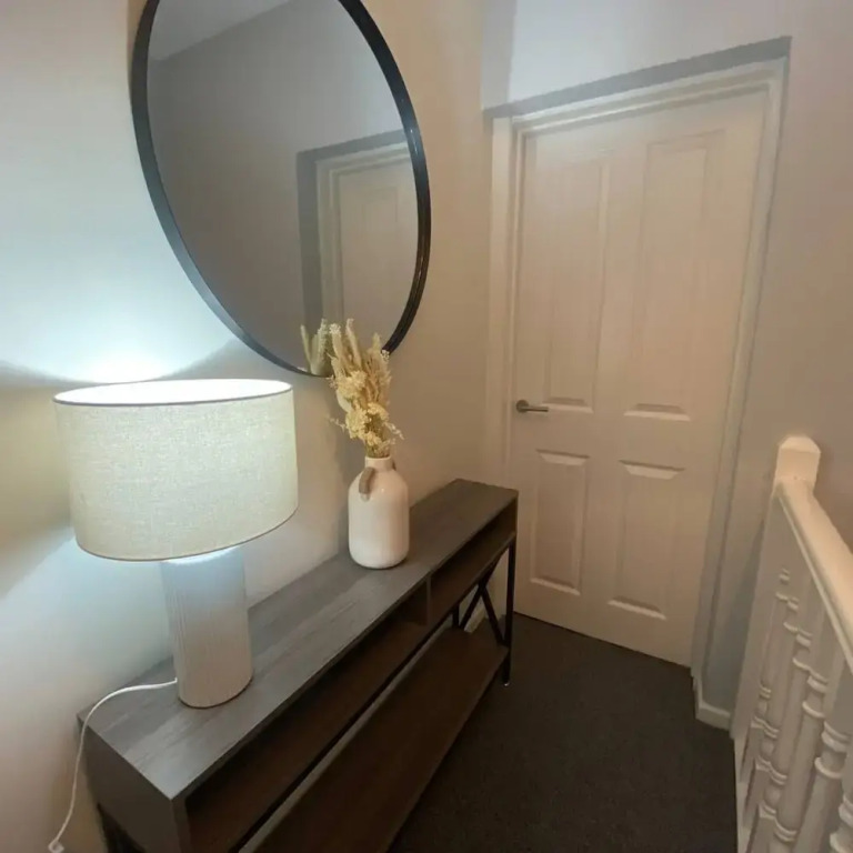 Warm Cozy 2BR House Ormeau Road