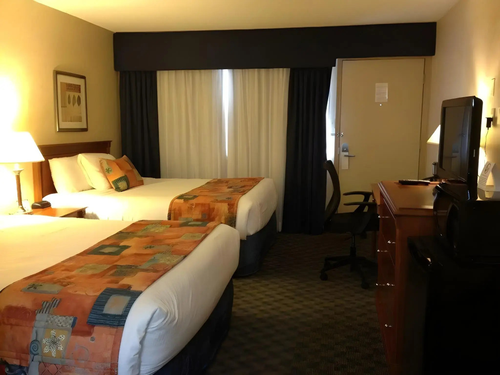 North Vancouver Hotel