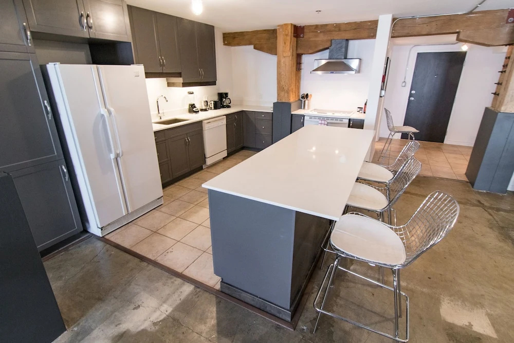 1821 Industrial Loft in Old Port by Nuage