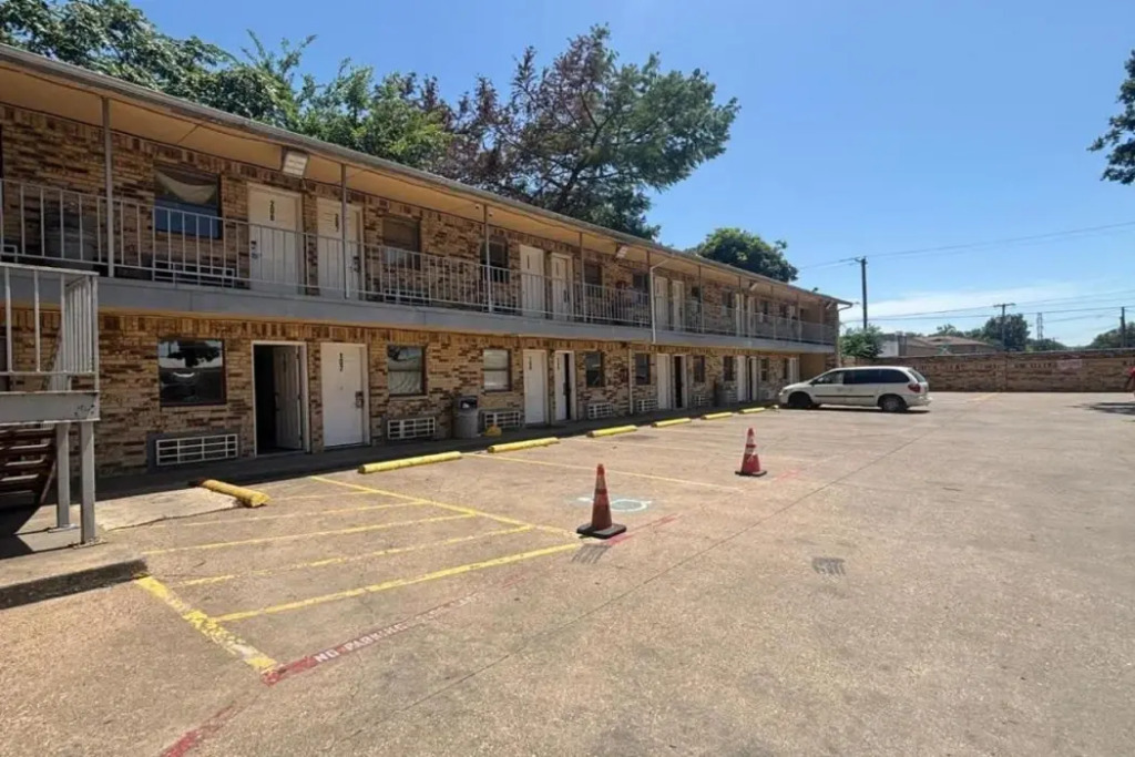 Mi Amor Inn & Suites By Hotel O Dallas Tx Hwy 352