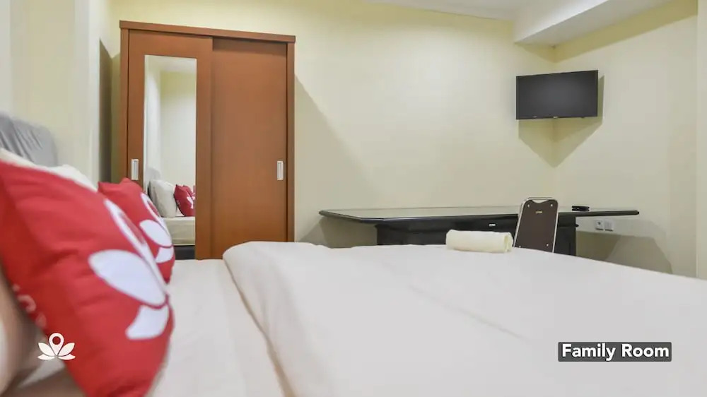 ZEN Rooms Near ITC Roxy Mas