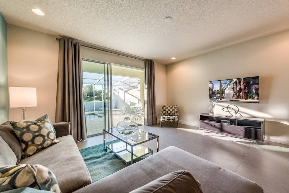 3BR Home w/ Private Pool Near Disney