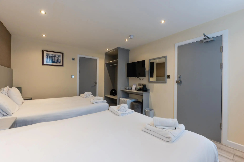 Belmont & Astoria Hotel