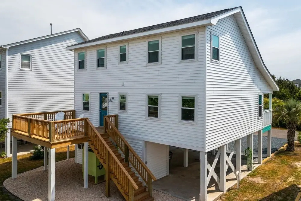 Dream Weaver 4 Bedroom Home by RedAwning