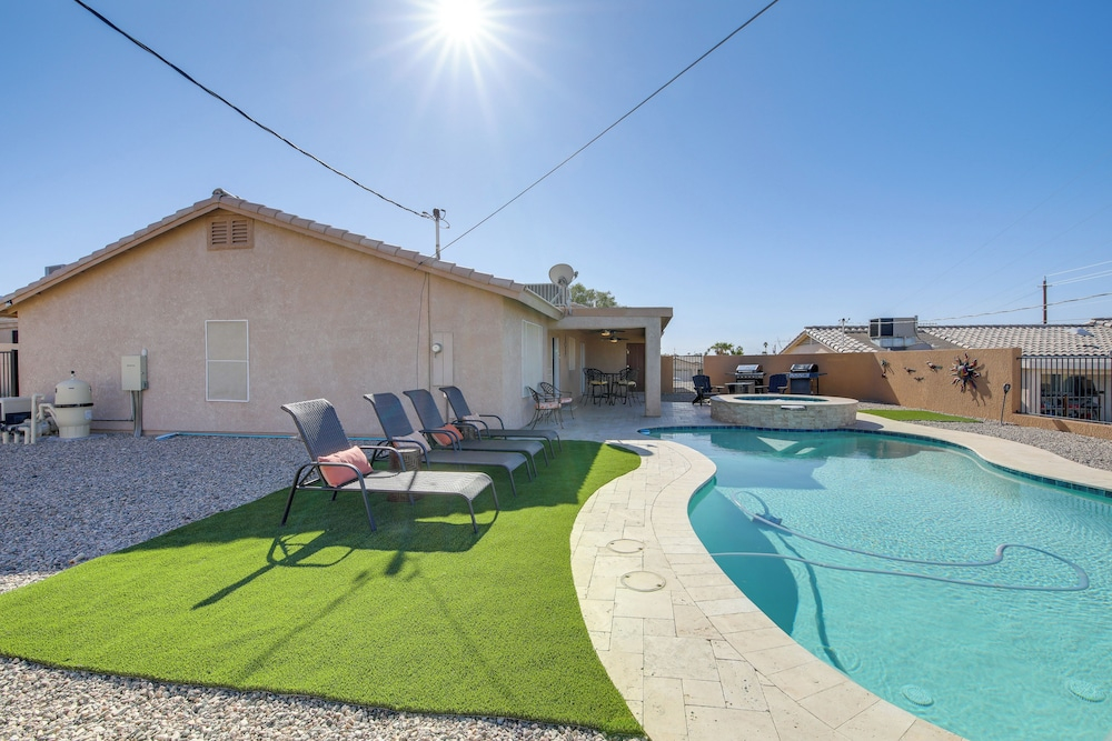 4 Mi to Lake Havasu: Home w/ Views, Pool & Spa
