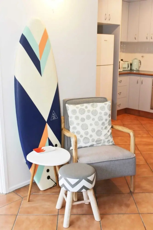 Lovely 1 Bedroom Apartment Steps to the Beach