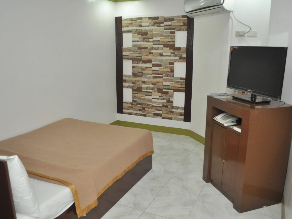 Oyster Plaza Hotel