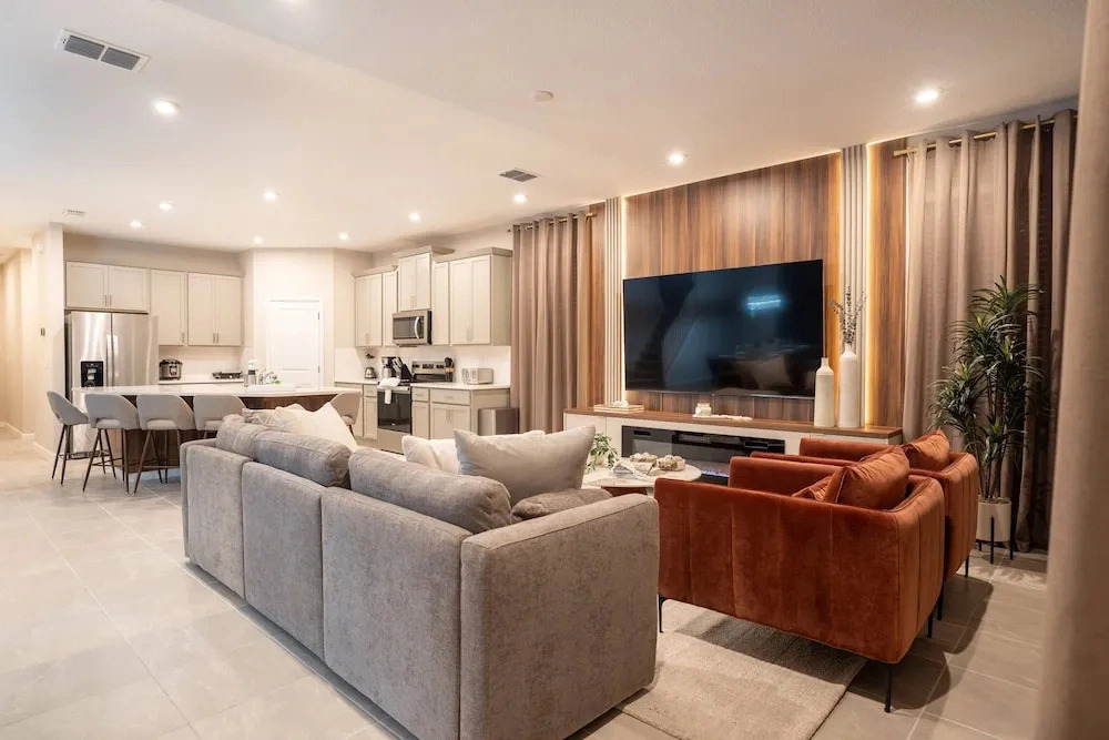 8BR Home With Pool Theater at Solara Resort