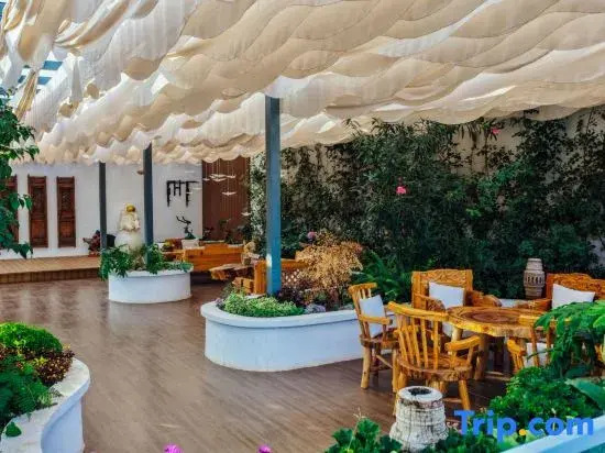 Xilu·Muxinju Coffee Garden Scenic Boutique Stay (Lijiang Gucheng South Gate)