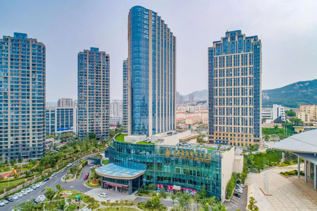 Qilu Luxury Blue Horizon Hotel