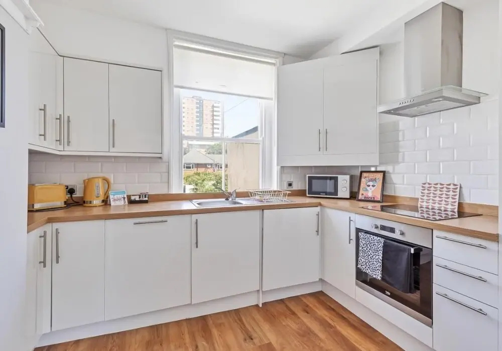 Grand Studio View - Large City Centre Studio Apartment
