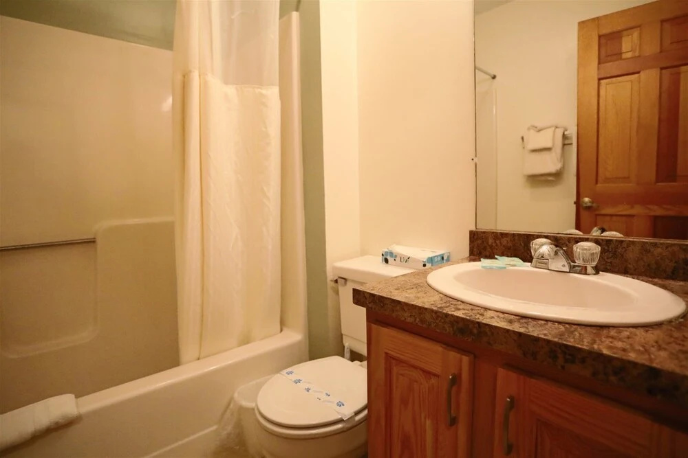 3 Bedroom Deer Park Condo on Lake and Close to Recreation Center - Dp56bw