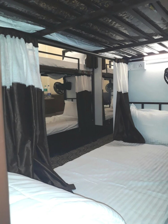 Deck 3 Airport Dormitory - Hostel