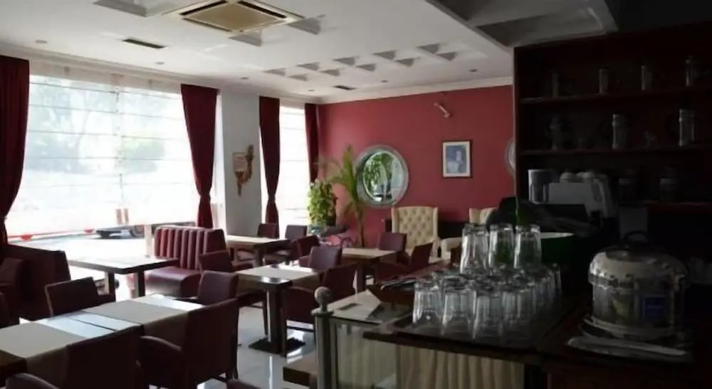Anibal Hotel
