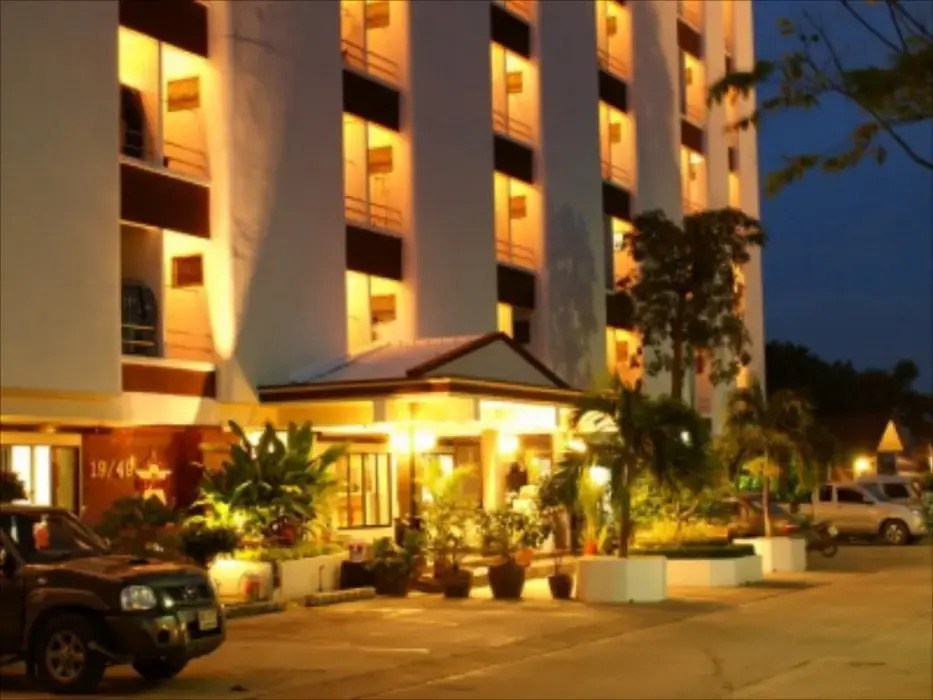 Nawarat Resort & Serviced Apartment