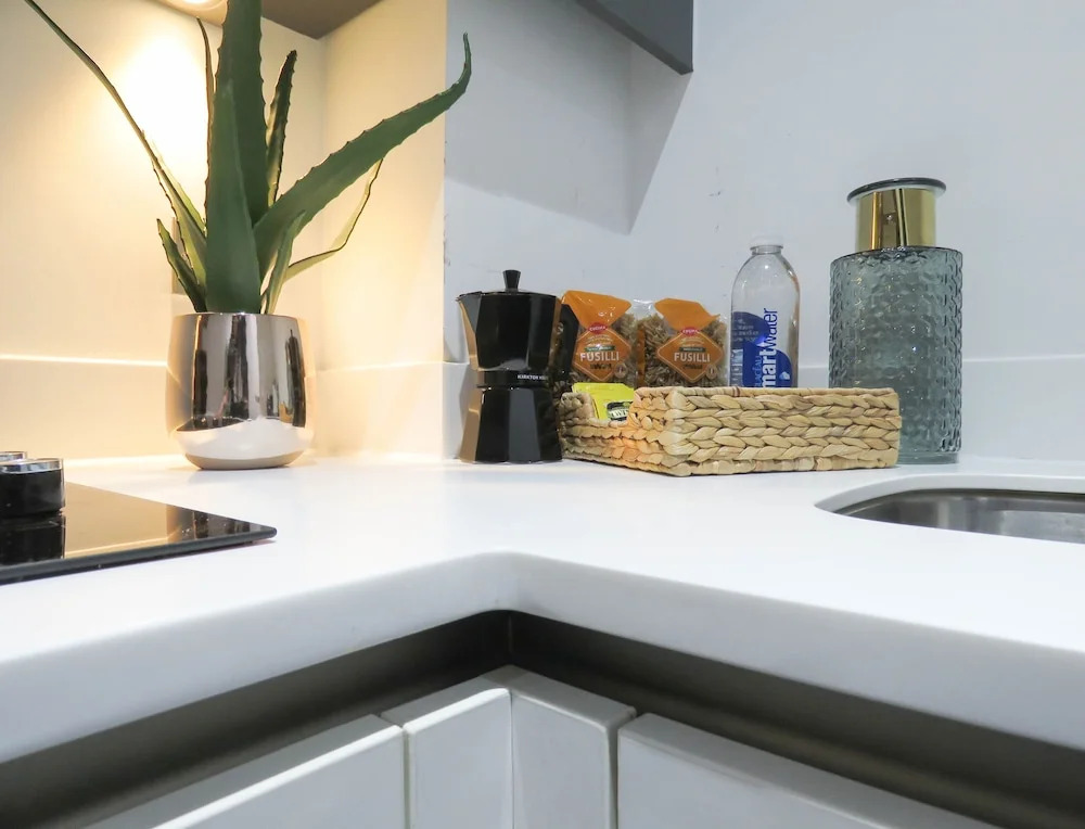 Tudors eSUites Birmingham Apartments Terrace and Private Parking