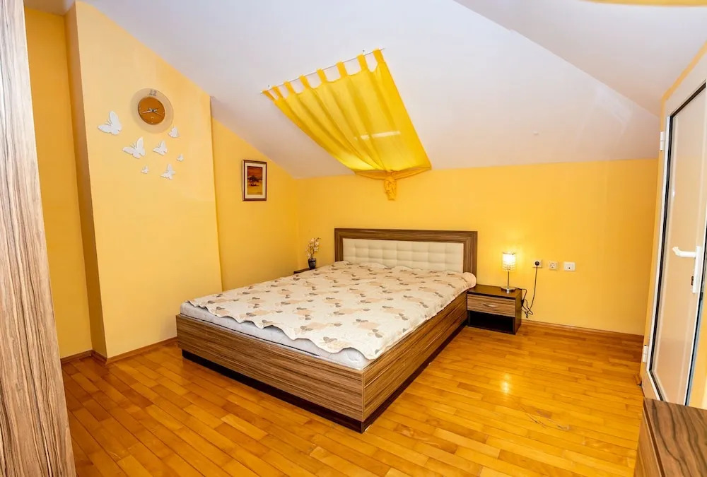 FM Luxury 1-BDR Maisonette with Terrace