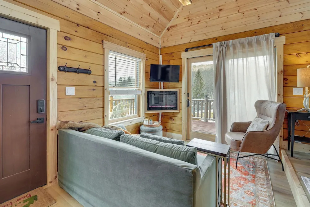 Handcrafted Tiny Home, Near Dtwn Boone