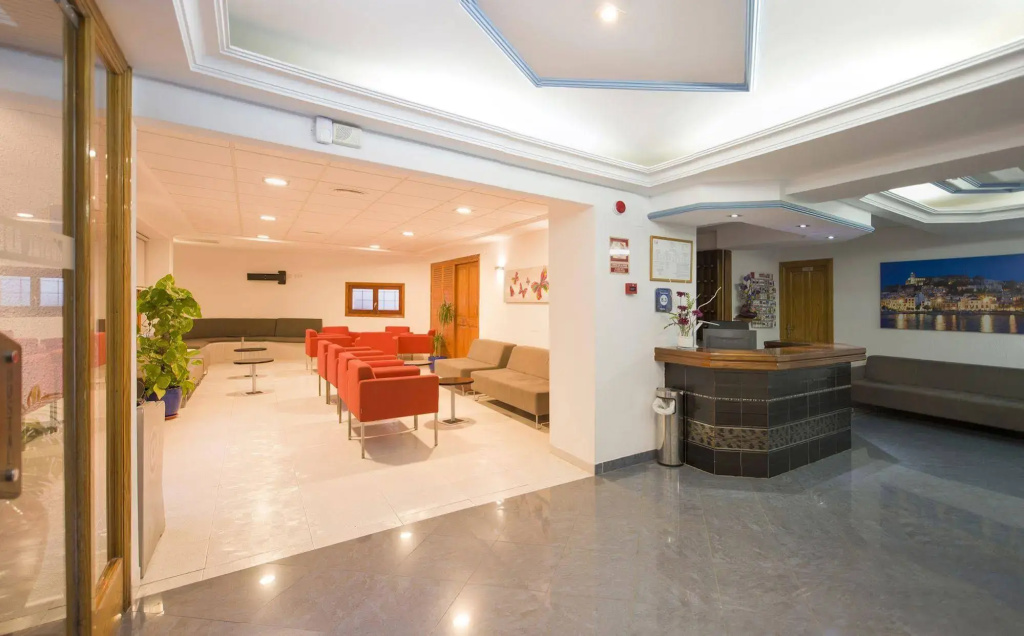 Hostal Adelino