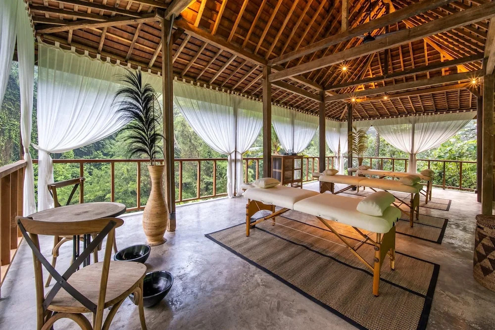 Exceptional 9BR Incredible Jungle View, River Access