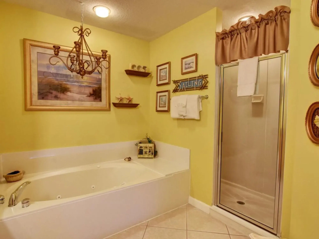 Grandview East 1505 3 Bedroom 2 Bath Condo on the Beach by RedAwning