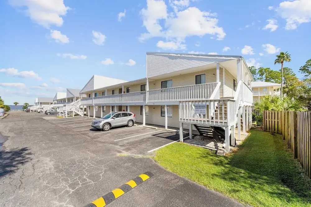 Wolf Bay Villas 208