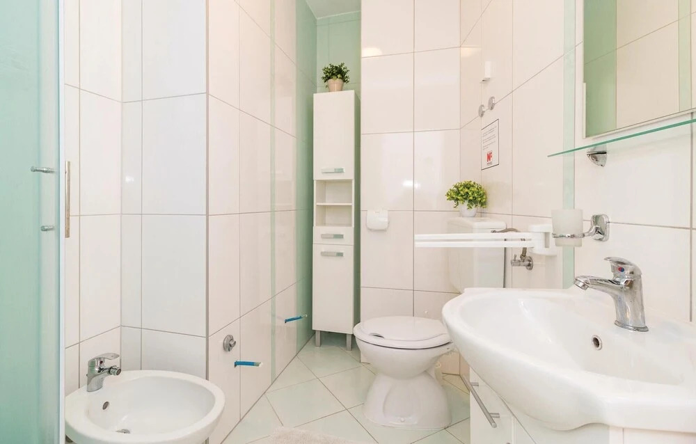 Awesome Home in Vodnjan With Wifi and 6 Bedrooms