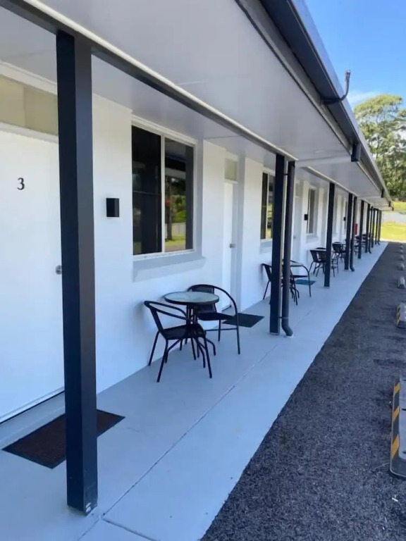 The Seaview Tavern Motel