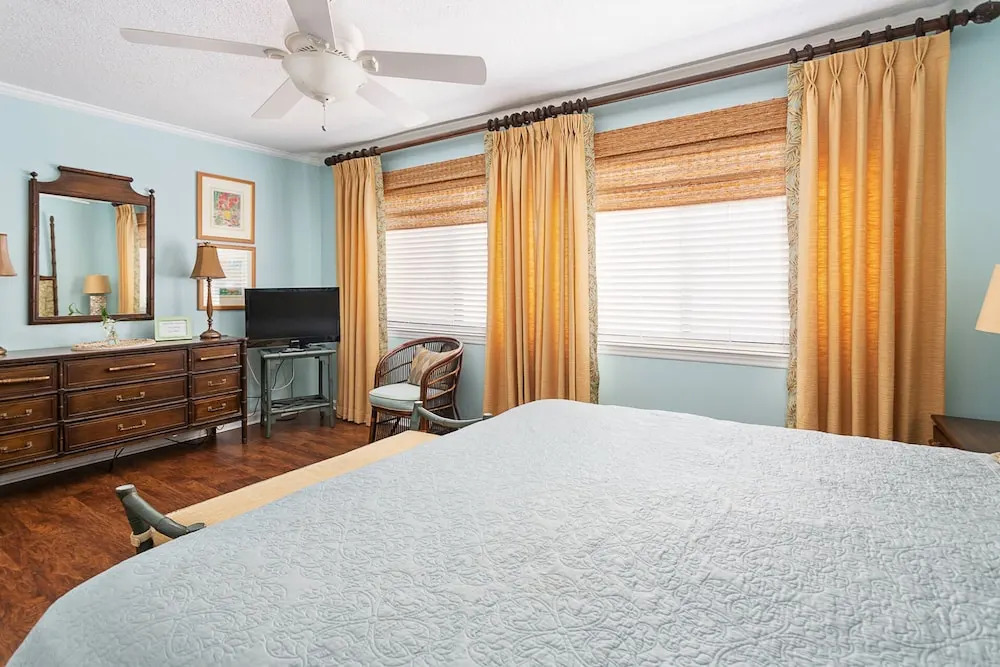 543 Beachview Drive by Hodnett Cooper