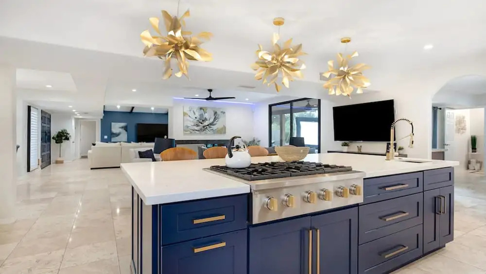 Stunning Vacation Dream Home W/backyard Paradise!