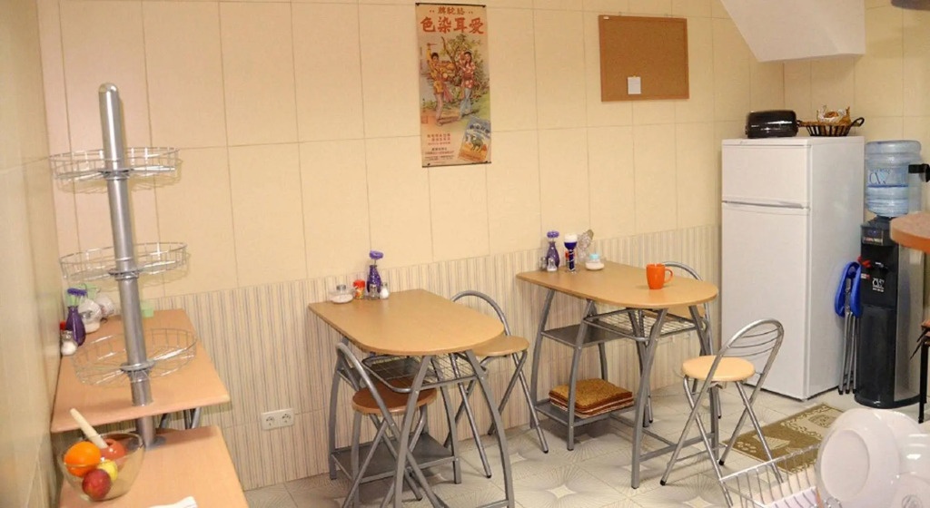 BALLET Hostel