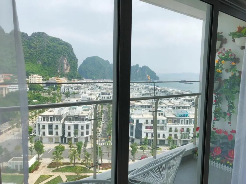 BunHomestay SPACIOUS 4 Bedroom CITY&SEA View 1 min walk to SEA