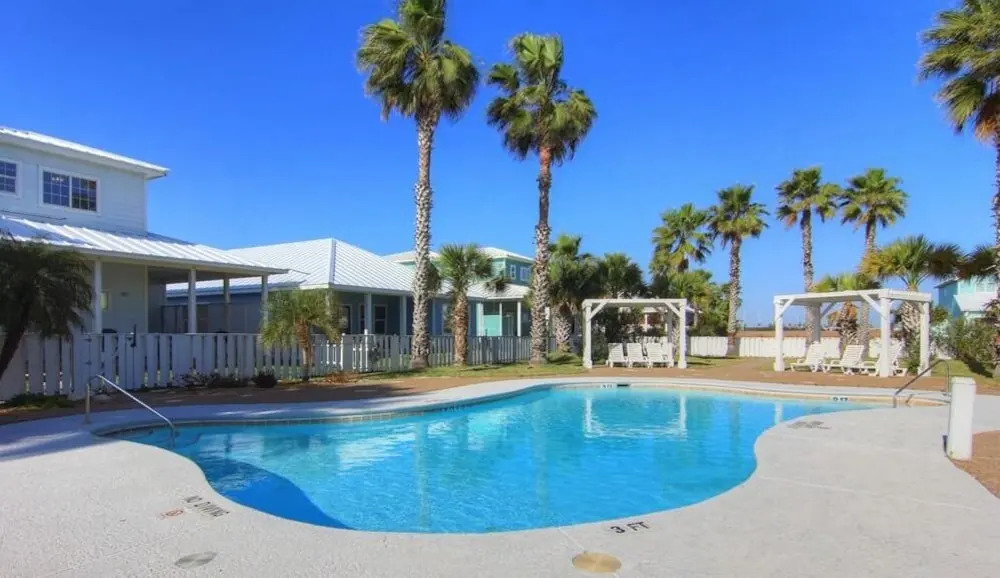 Villa Laguna - 4 Br home by RedAwning