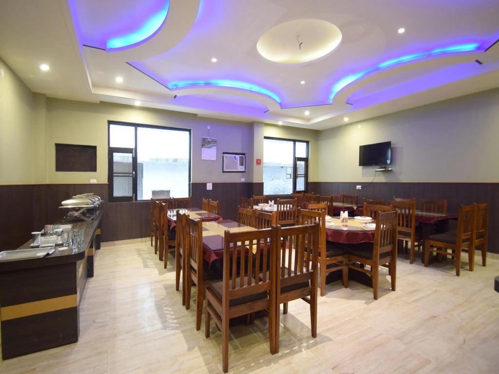 OYO 4690 Hotel Kanta International