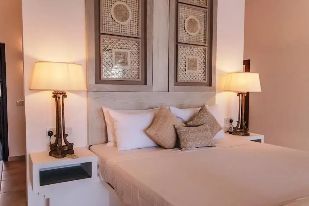 Villa Thuya - 3 Bedroom Oceanfront Villa with Pool