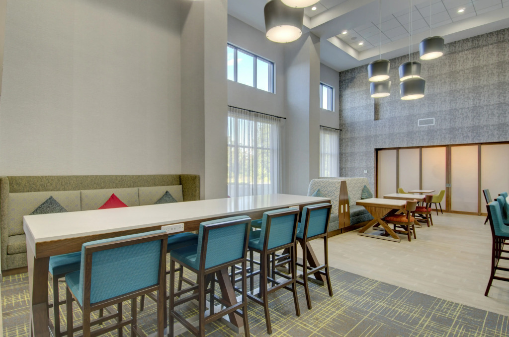 Hampton Inn & Suites Portland West