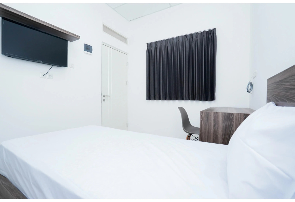 OYO Life 2462 Kost Surabaya