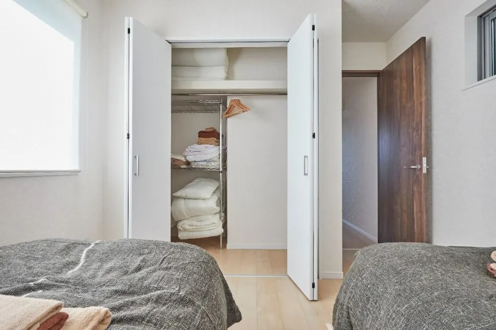 Kasai Guest House, 4min to Kasai Sta, Direct buses to Airport & Disney