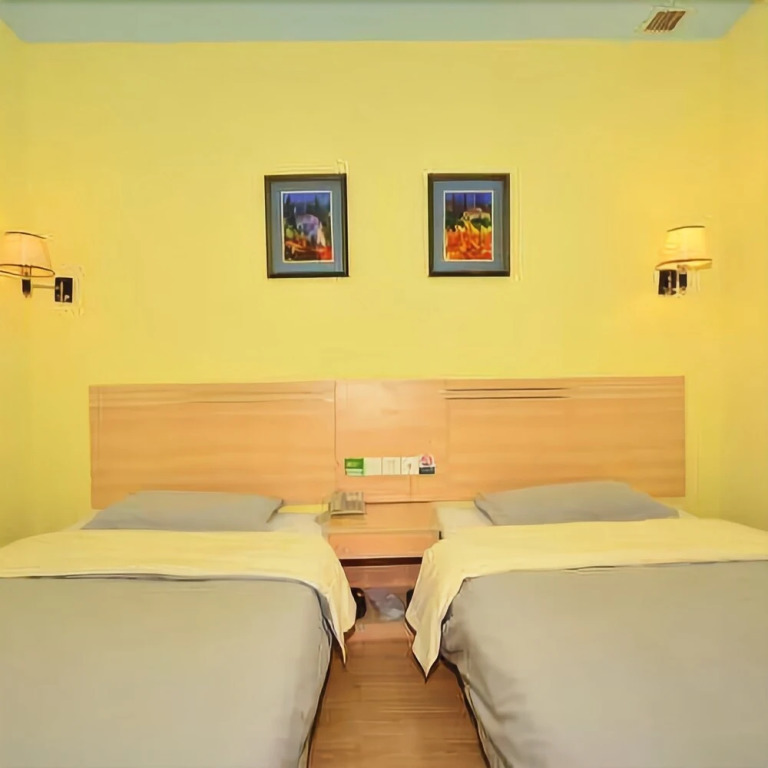 77 Chain Traders Hotel