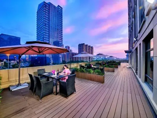 Kaiyuan Manju Hotel (Yinzhou Wanda Plaza Ningbo Railway Station Branch)