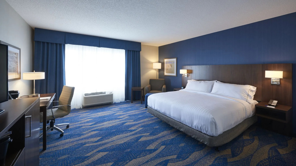 Holiday Inn Express & Suites St. Johns Airport by IHG