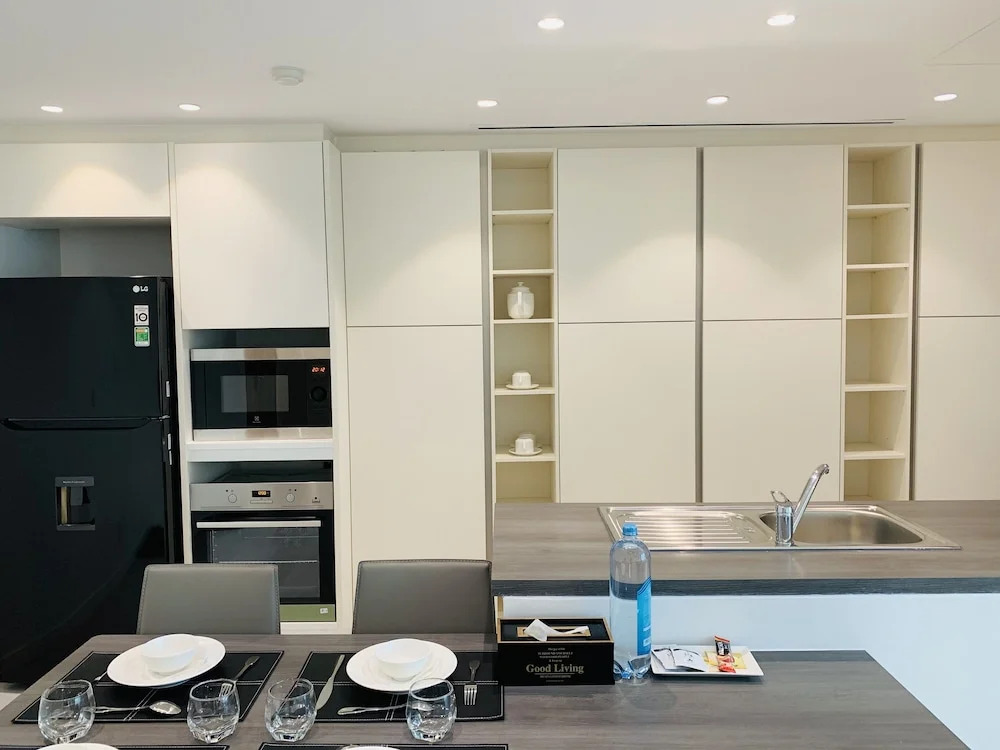 Leman Luxury Suites