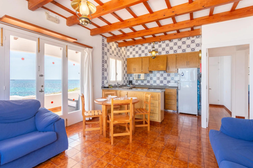 Voramar Waterfront: Walk to Beach, Sea Views, A/C, WiFi, Car Not Required                            - 2200